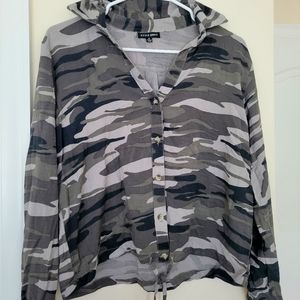 Camo top size M